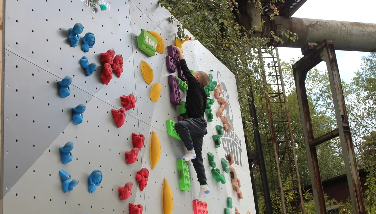 125 Jahrfeier: an der Boulderwand | © Ulrike Impelmann