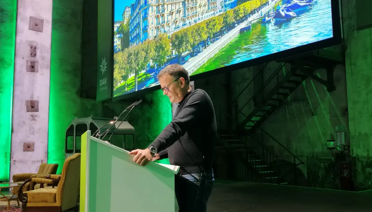 125 Jahrfeier: Peter Brunnert unterhält humoristisch das Publikum | © Ulrike Impelmann