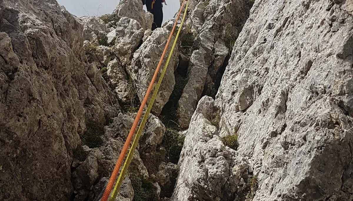 © Abseilstelle Westwand Kleiner Lagazuoi / Sandra Schürmann