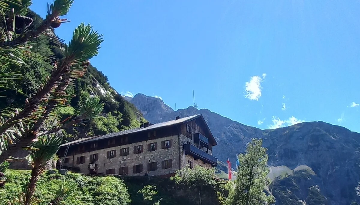 Karwendelhaus (1765 m) | © Markus Mittasch