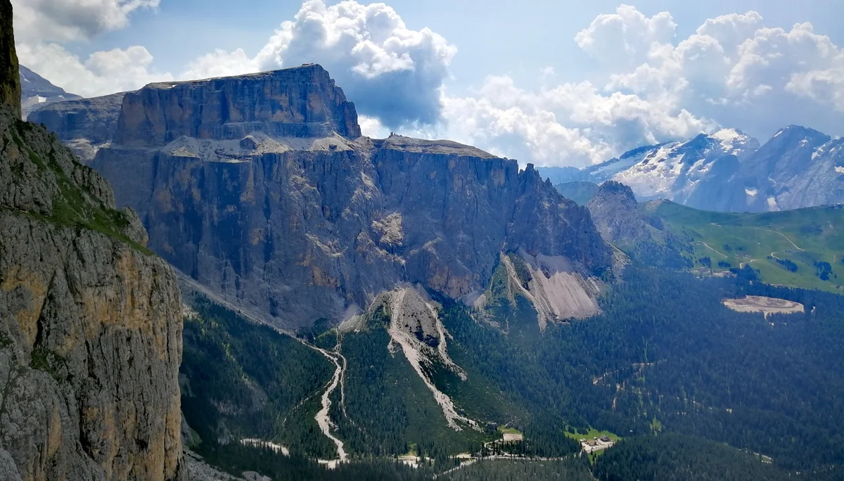 © Oliver Knorre / Pordoi Westwand und Marmolada