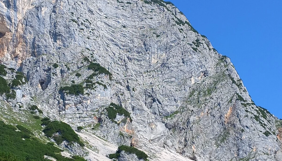© Markus Mittasch und Eckhard Deflize/Blick zum Hochthronklettersteig