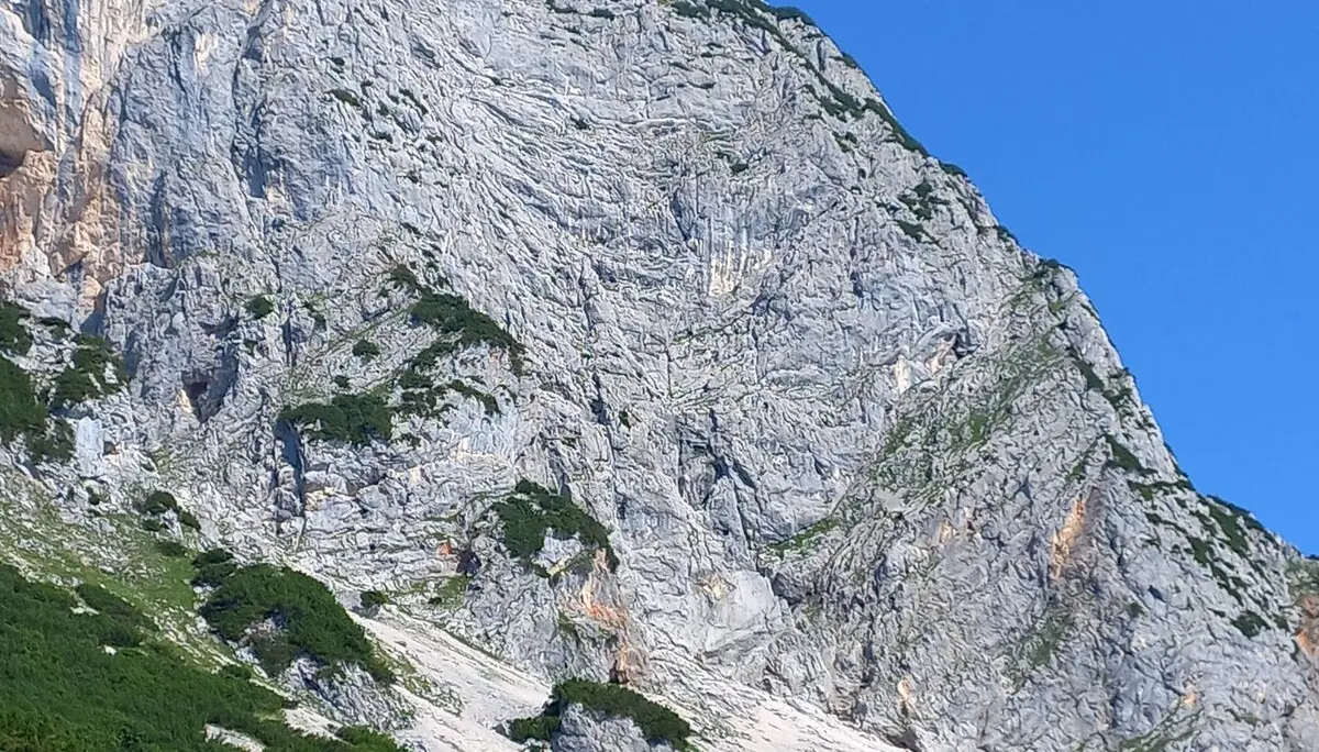 © Markus Mittasch und Eckhard Deflize/Blick zum Hochthronklettersteig