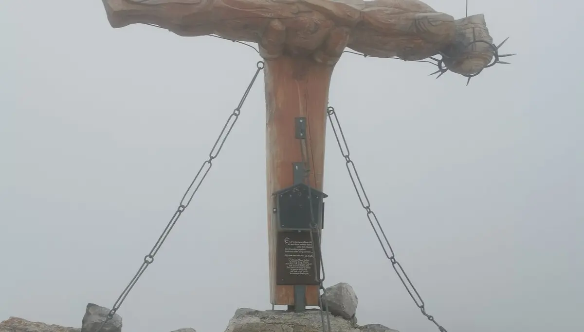 © Markus Mittasch und Eckhard Deflize/Gipfelkreuz Schönfeldspitze