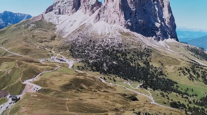 Blick vom Ersten Sellaturm auf das Langkofelmassiv. Grohmannspitze, Fünffingerspitze und Langkofel  | © Oliver Knorre