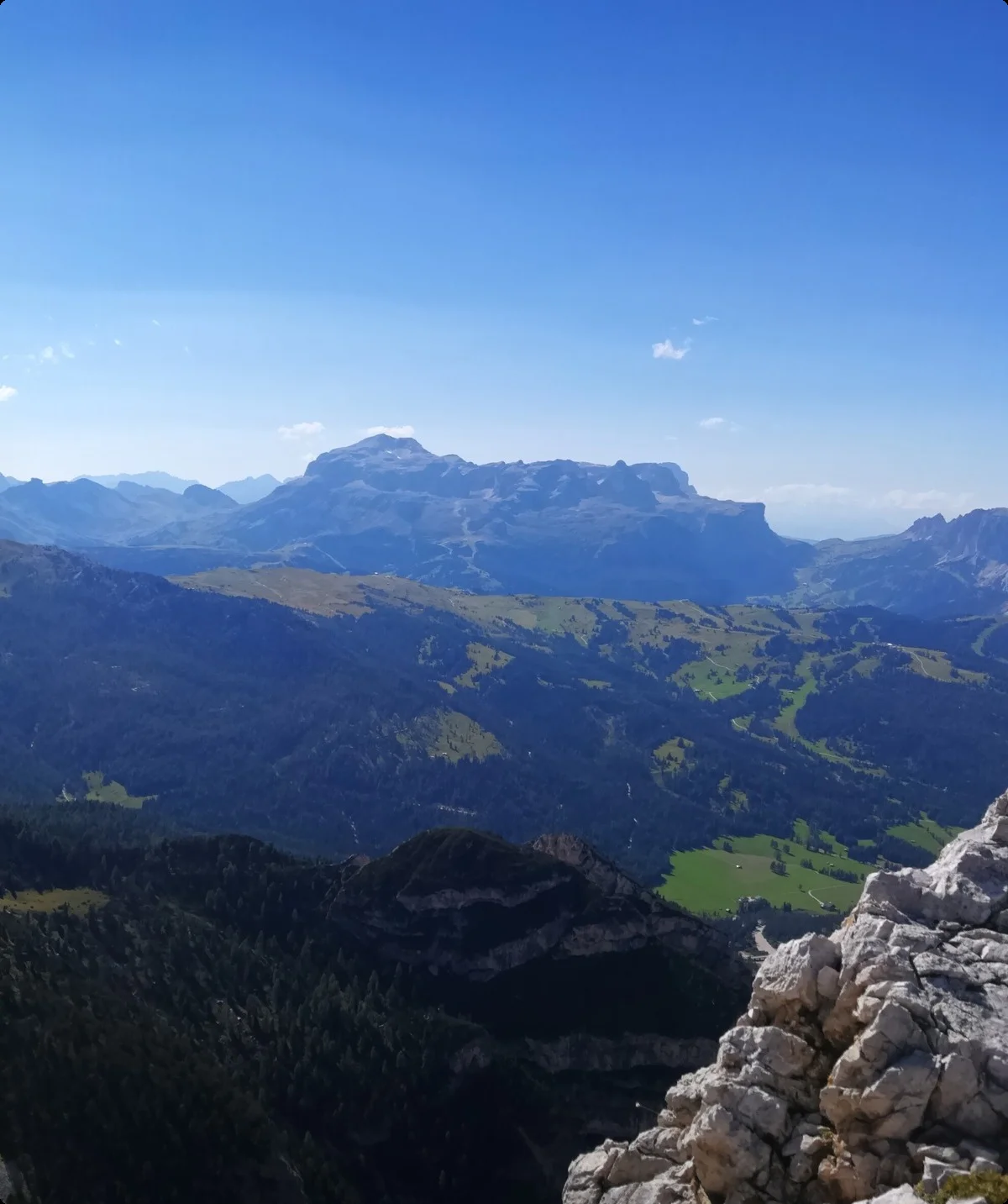 © Oliver Knorre / Blick auf Marmolada, Sella-, Cir- und Geislergruppe
