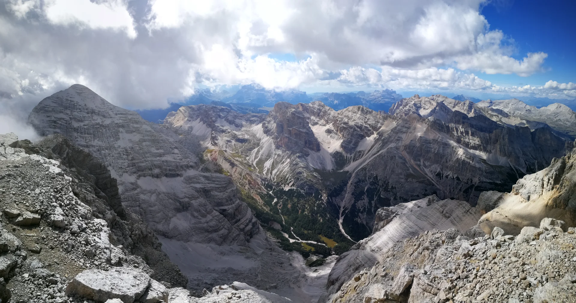 © Oliver Knore / Blick von der Tofana di Mezzo nach Westen
